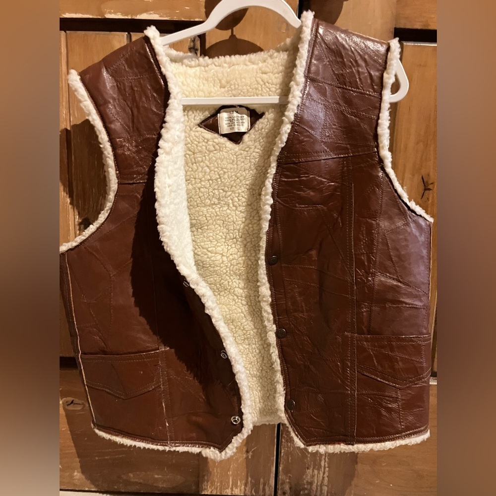 Vintage Brown Sherpa Lined Leather Vest. (Size 46)